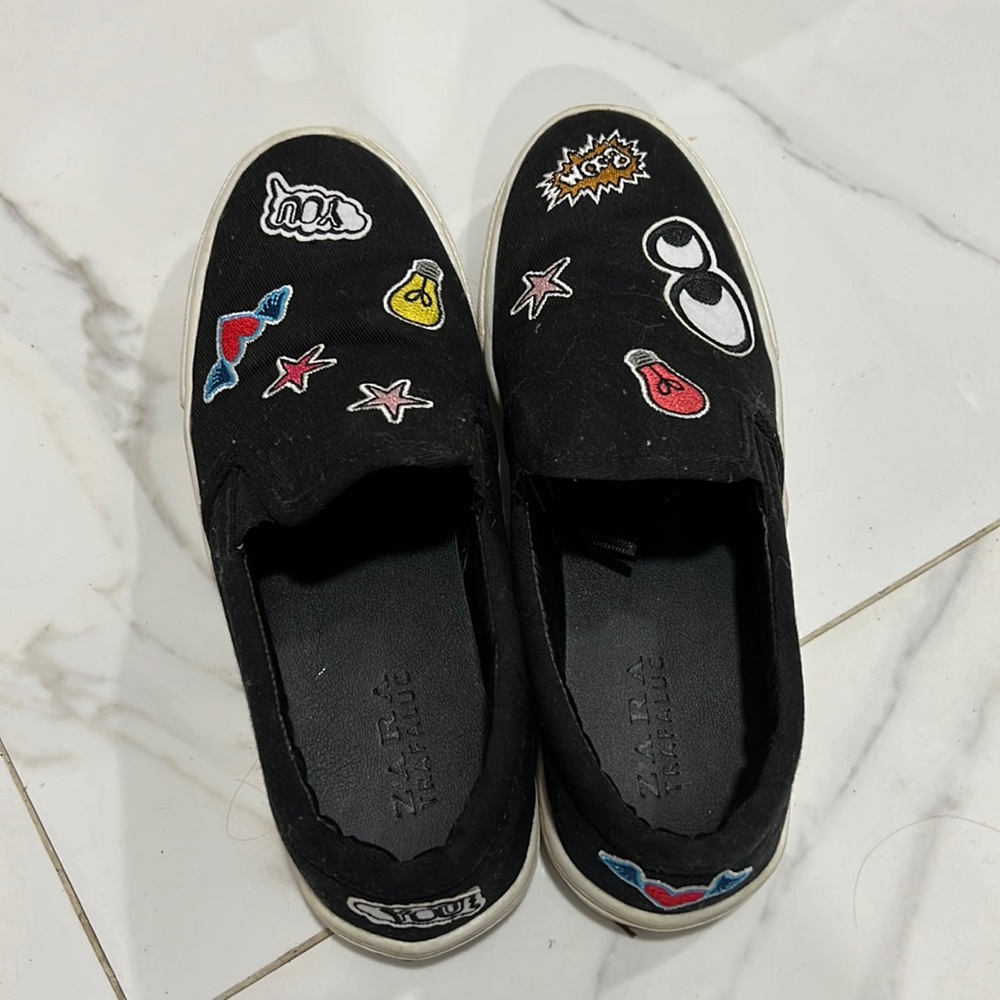 Used Zara causal shoes size 6